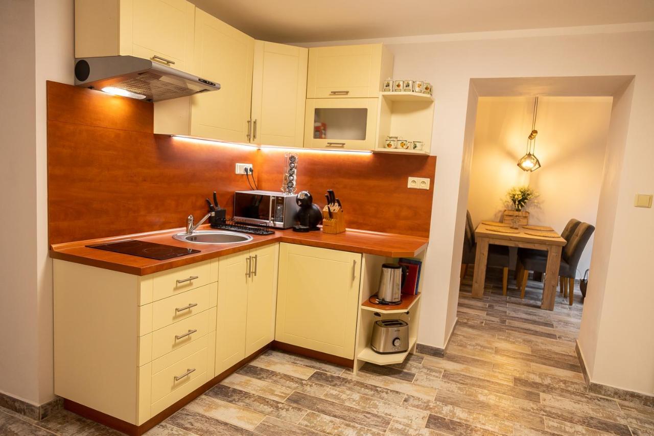 Prazdninovy Dum Valdik Loket Exterior foto